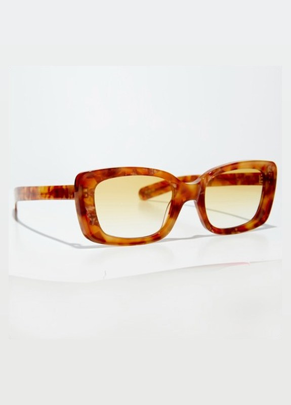 Clipping Path Sample - Eyewear & Tabletop Cutout